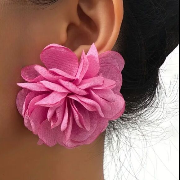 Pink flower stud earrings #1034 - Picture 1 of 4